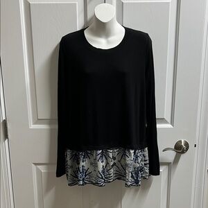 Karen Kane size small Black Long Sleeve Top with Navy Floral Ruffle Hem 3256